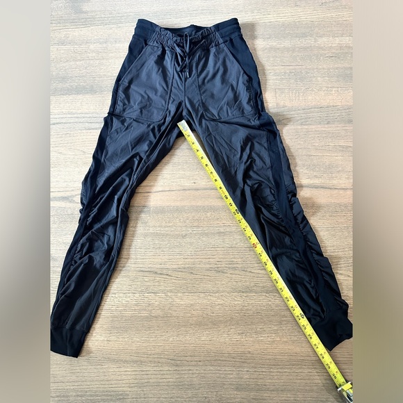 Lululemon Beyond The Studio Jogger-Black-Size 4 - Picture 13 of 14